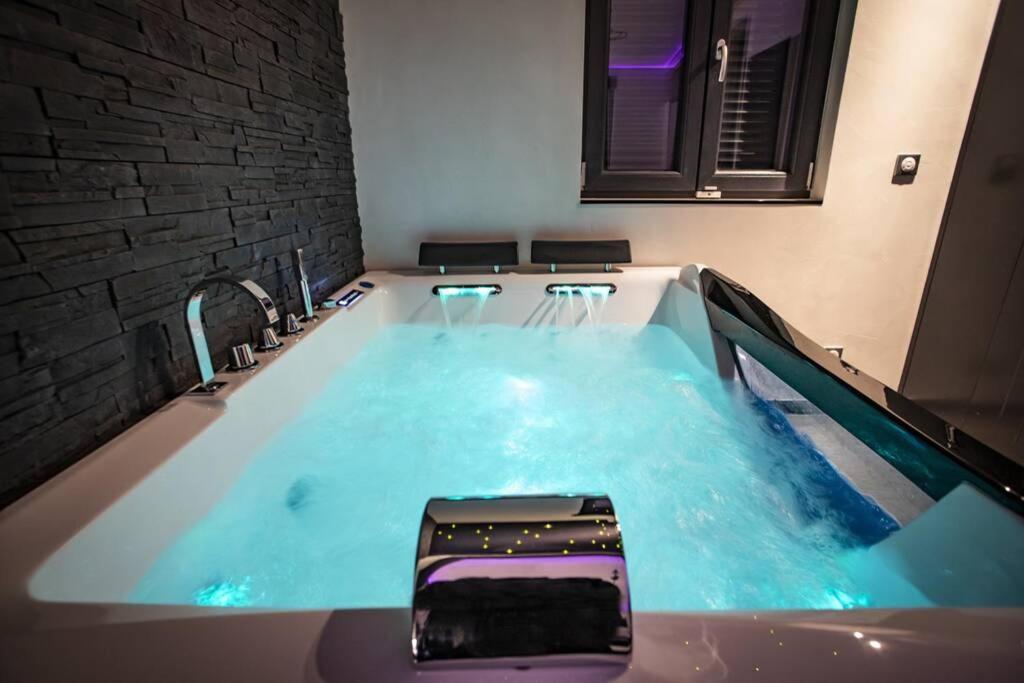 Le Chalet Zen Love Foucherans  Exterior foto