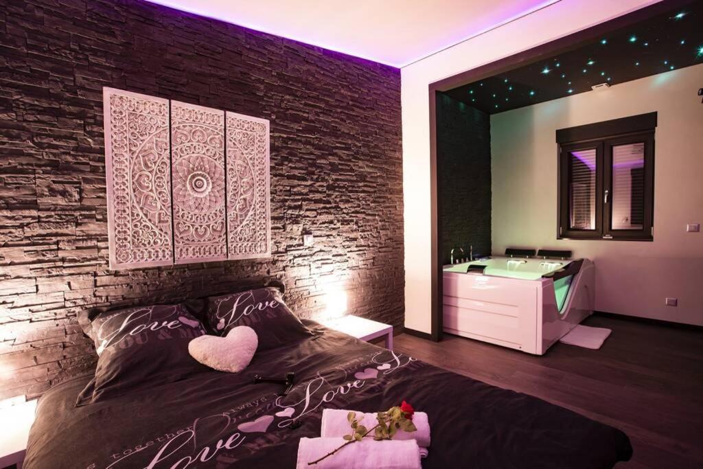Le Chalet Zen Love Foucherans  Exterior foto